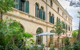 5 Family Apartments with Pool&Large Garden in Historic Pézenas Convent